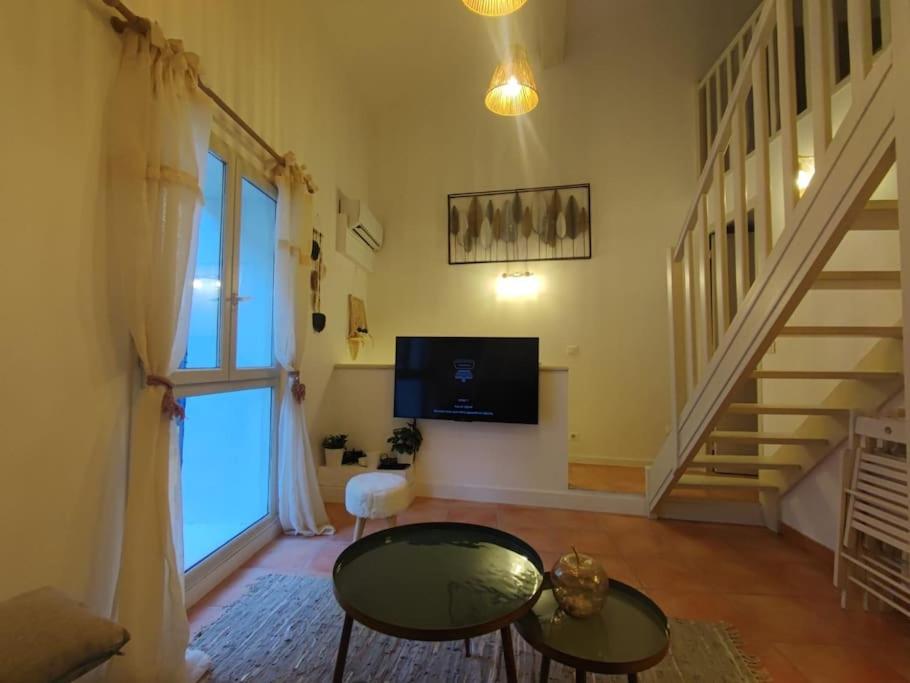 Appartement Cosy 2/4 Personnes La Roquebrussanne Екстер'єр фото