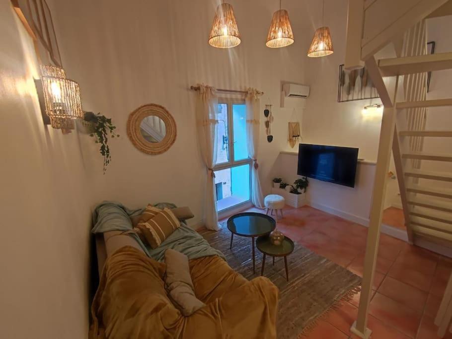 Appartement Cosy 2/4 Personnes La Roquebrussanne Екстер'єр фото