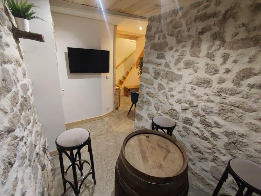 Appartement Cosy 2/4 Personnes La Roquebrussanne Екстер'єр фото